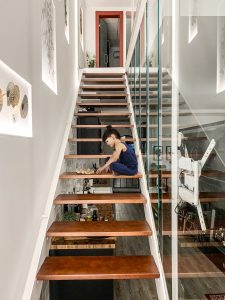Cambio de uso, escalera vistas al baño loft en Madrid - mrdos proyectos, arquitectura y construcción