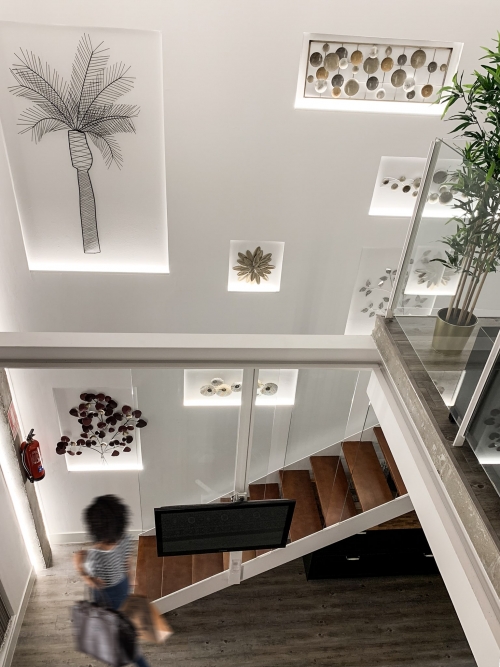 Cambio de uso, escalera vista desde el piso supuerior loft en Madrid - mrdos proyectos, arquitectura y construcción